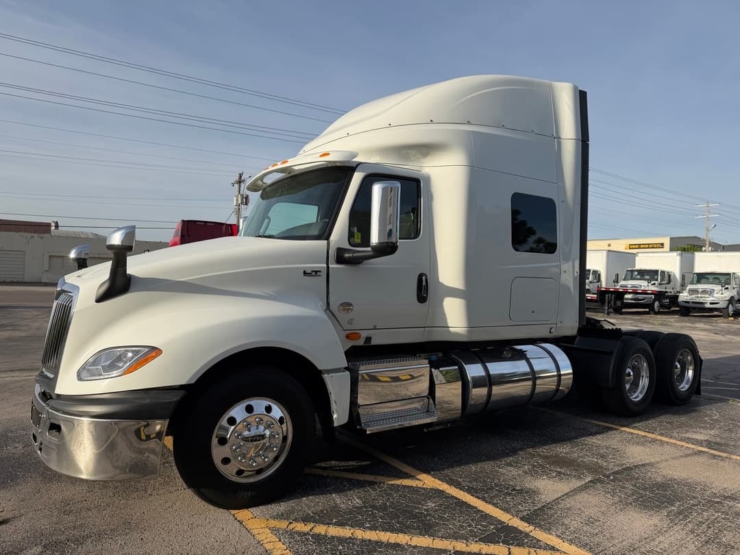 2021 International LT — photo 13