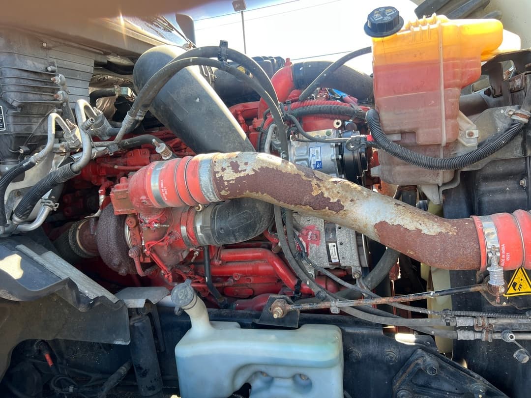 2022 International LT — photo 13