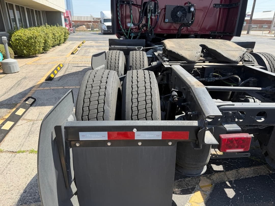 2025 International LT — photo 12