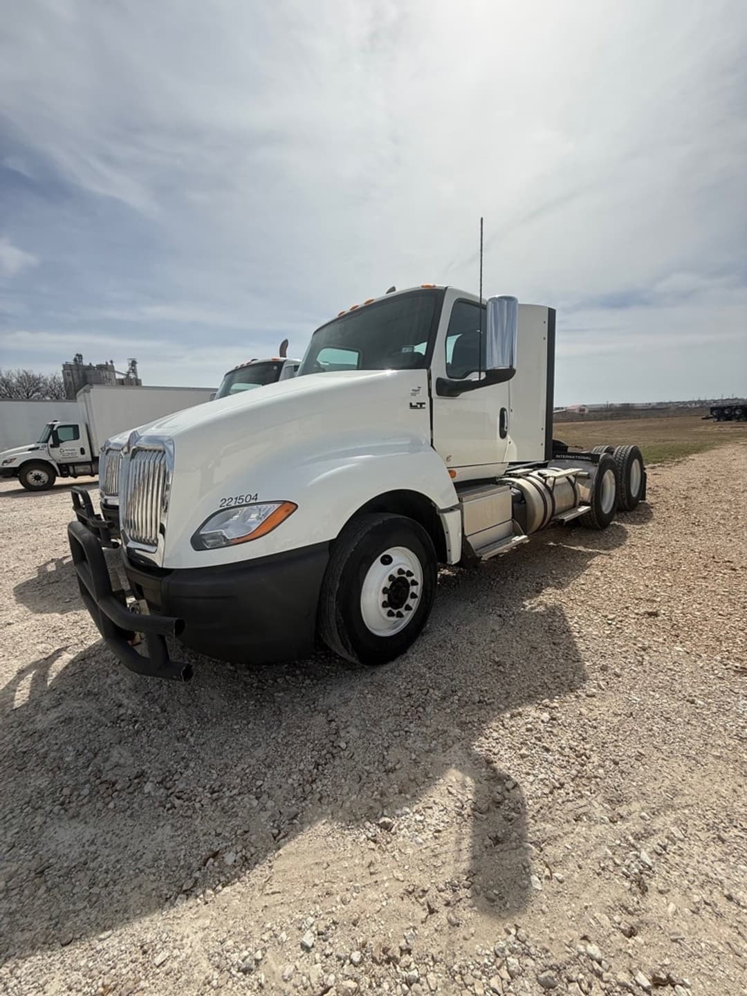 2021 International LT — photo 5