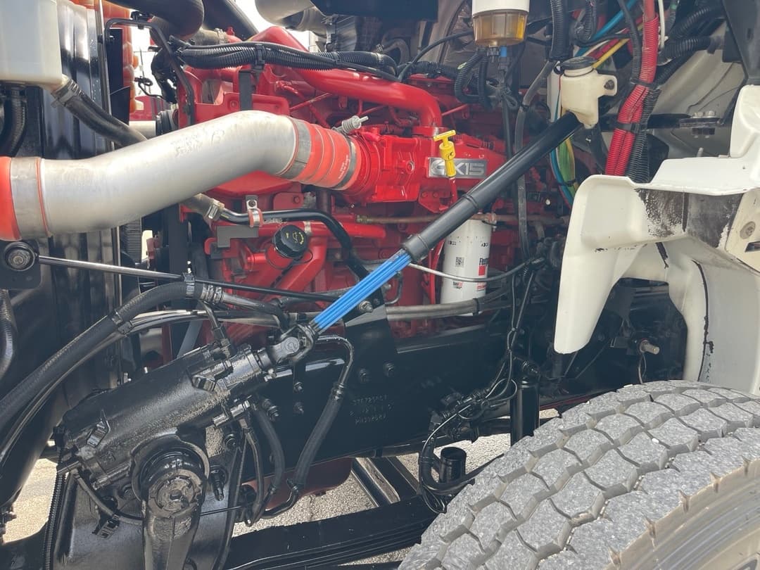 2023 International HX — photo 9