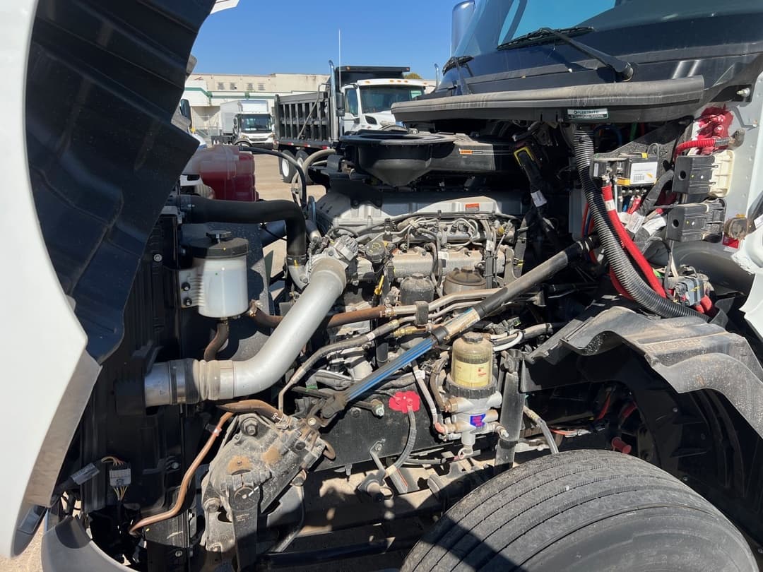 2025 International LT — photo 10