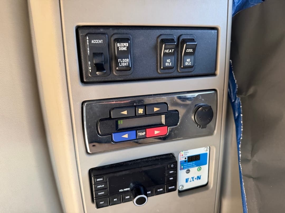 2021 International LT — photo 8