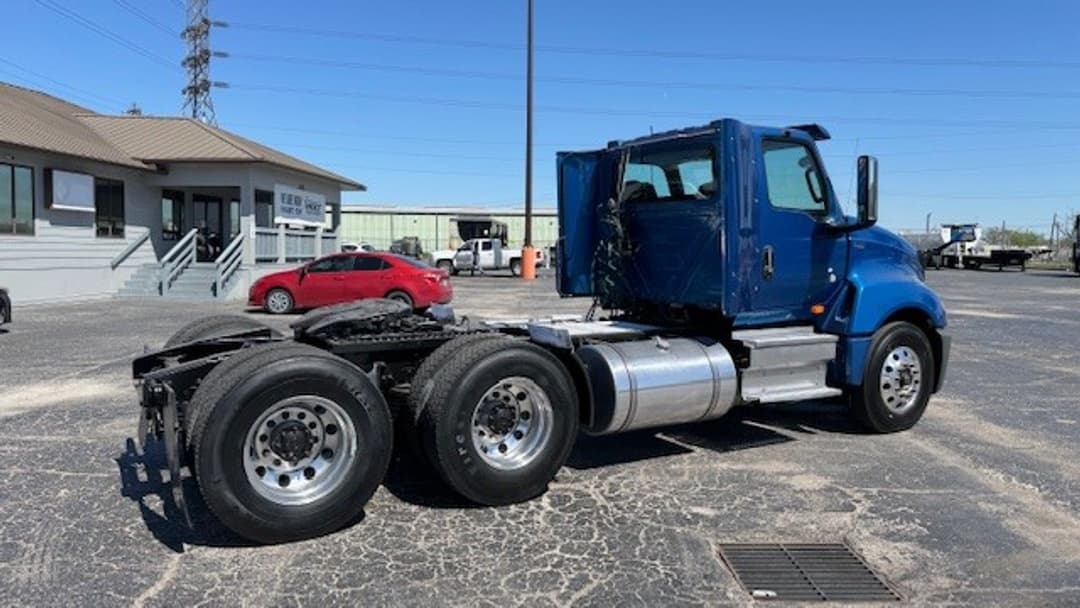 2018 International LT — photo 3