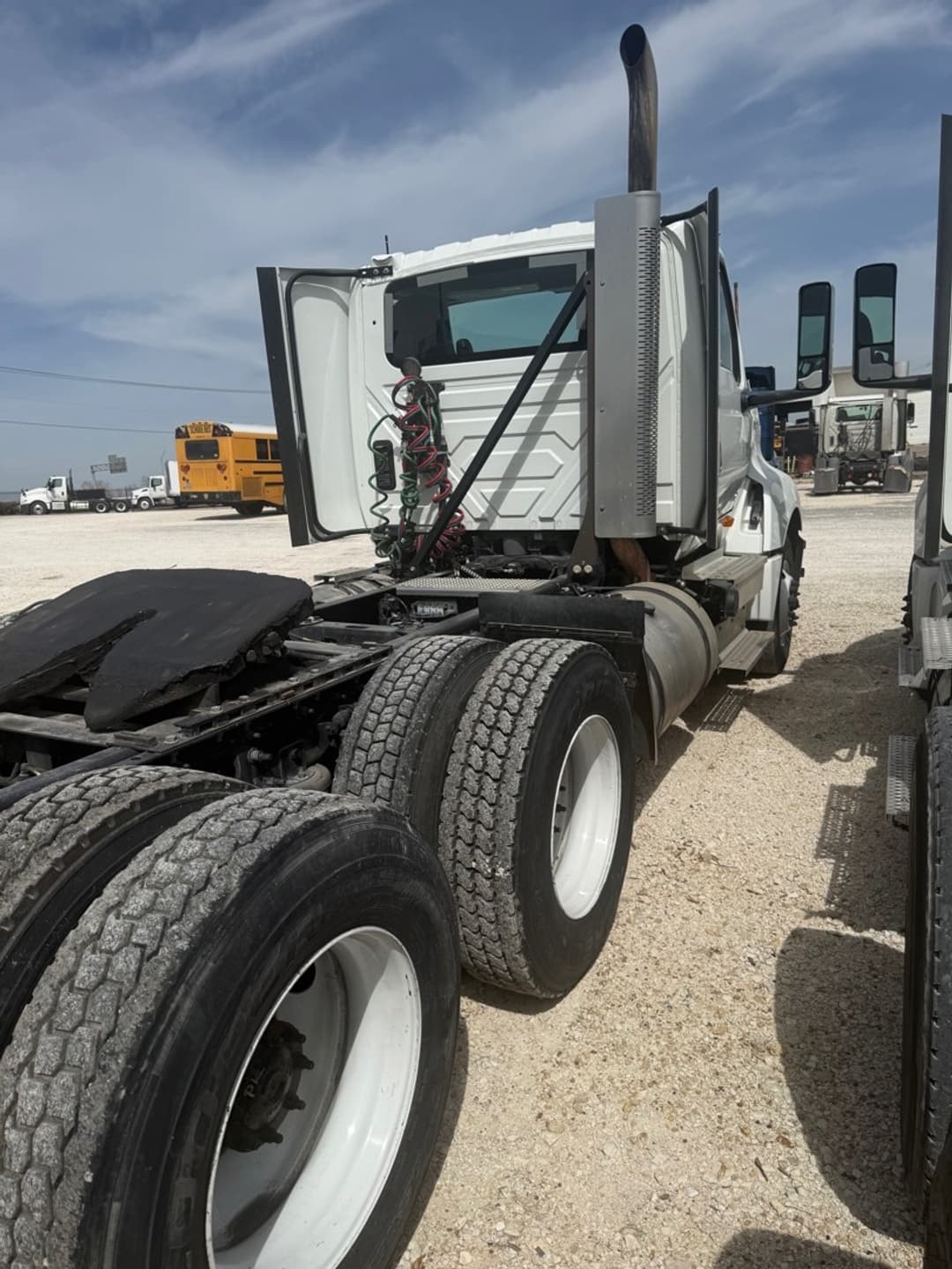 2021 International LT — photo 2