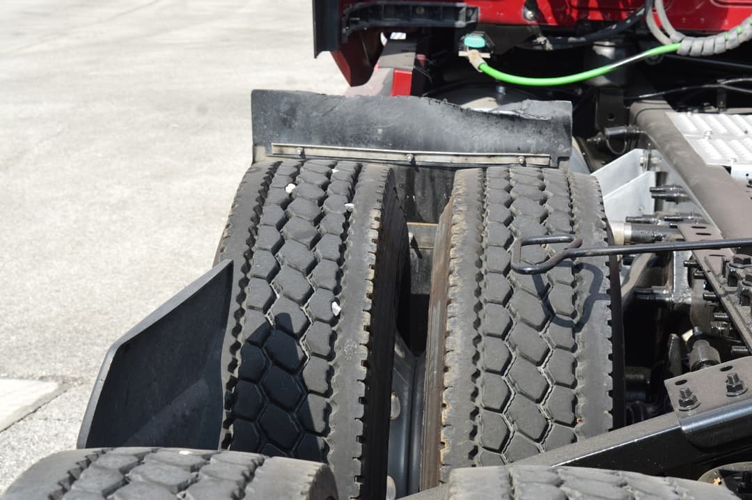 2022 International LT — photo 9