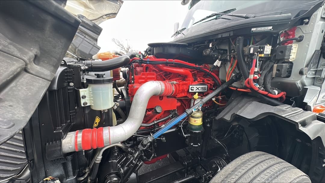 2023 International LT — photo 11