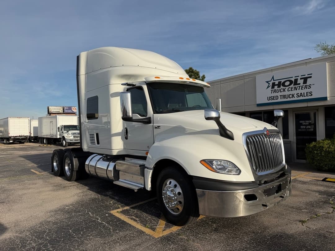 2021 International LT — photo 11