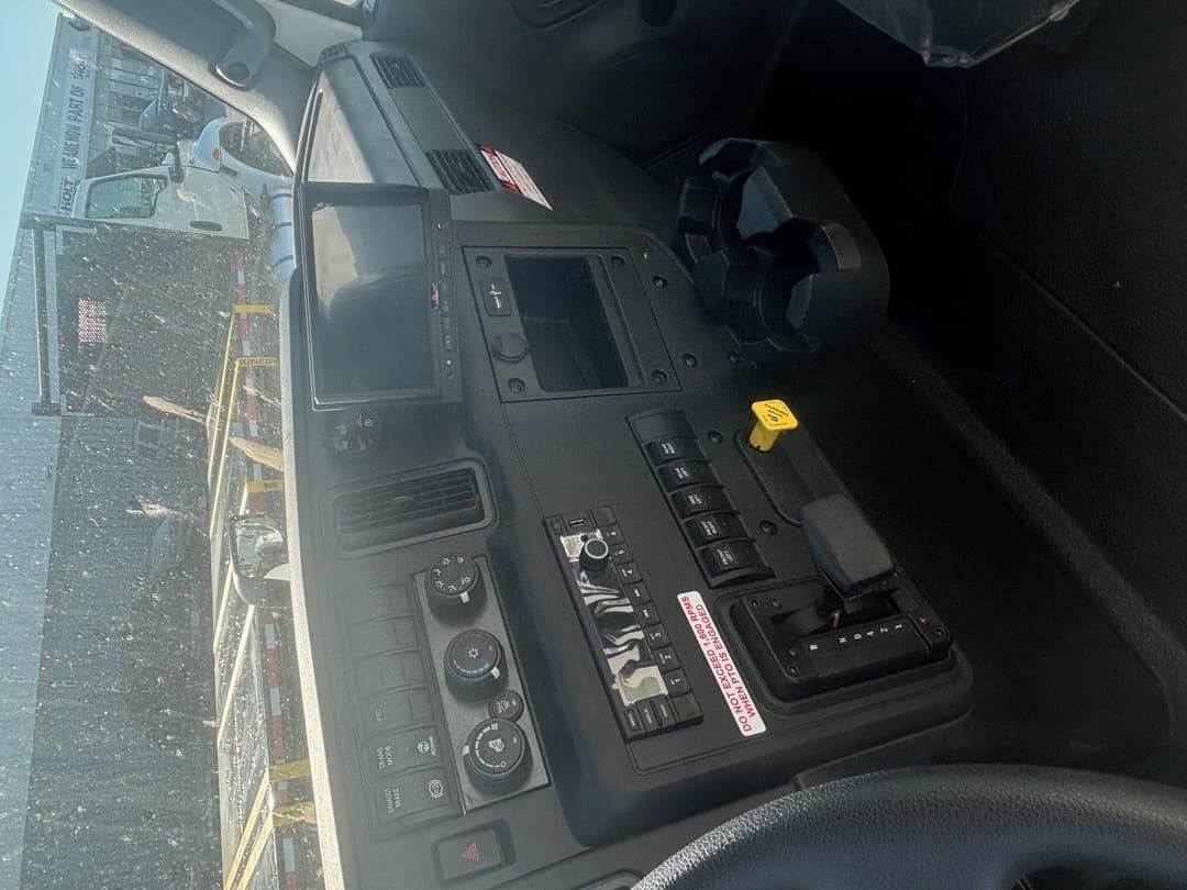 2025 International MV — photo 11