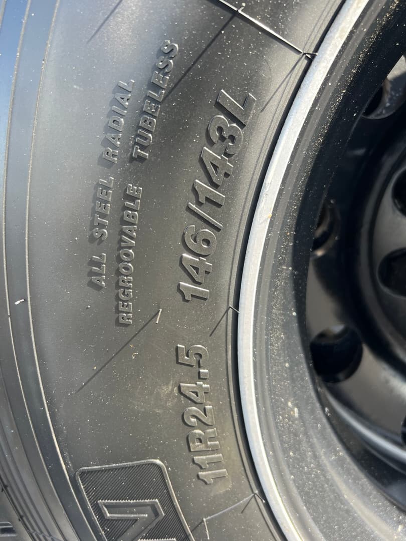 2023 Peterbilt 389 — photo 21