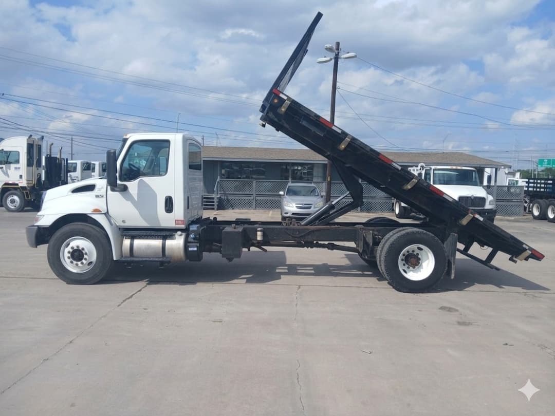 2022 International MV — photo 6