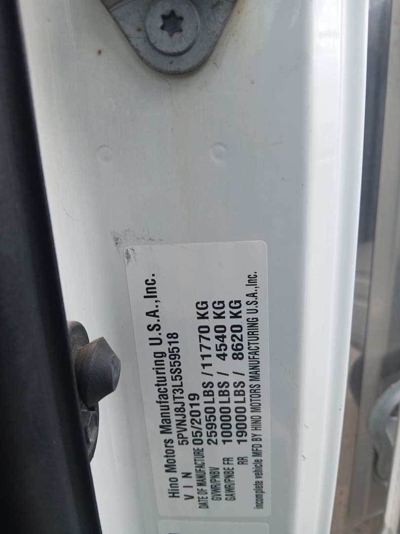 2020 Hino 268 — photo 4