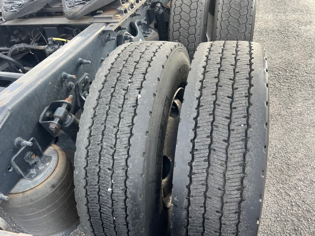 2022 International LT — photo 8