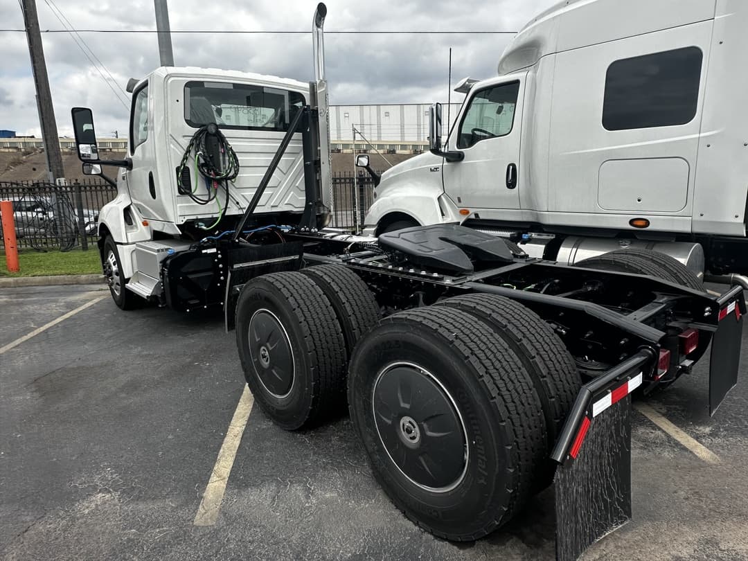 2025 International LT — photo 3