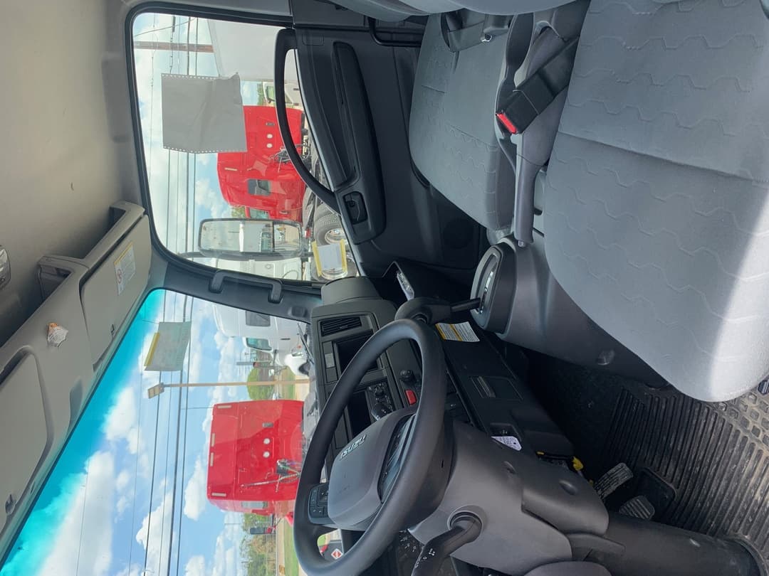 2024 Isuzu NPR — photo 12