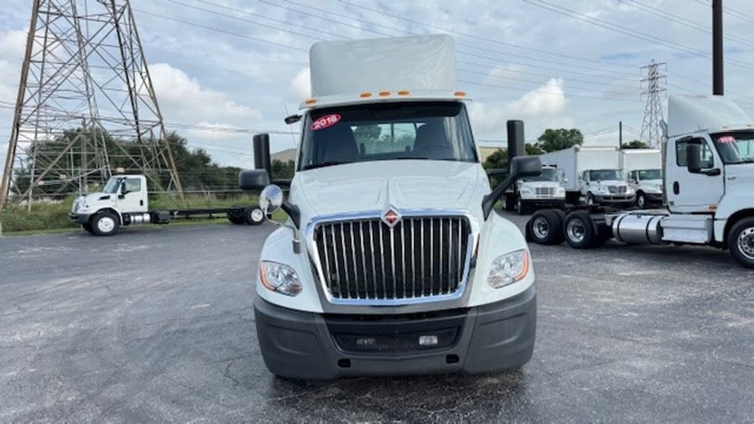 2018 International LT — photo 11