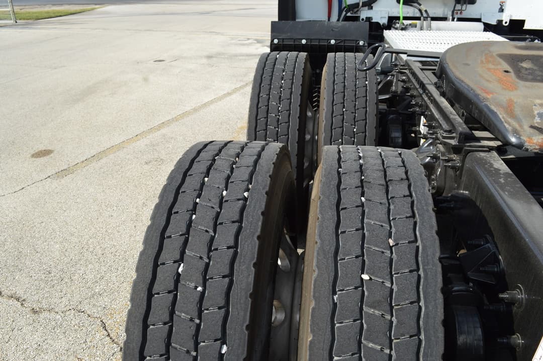 2019 Peterbilt 579 — photo 9