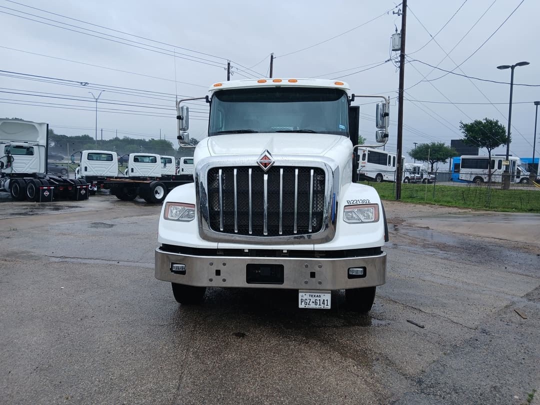 2021 International HX — photo 4