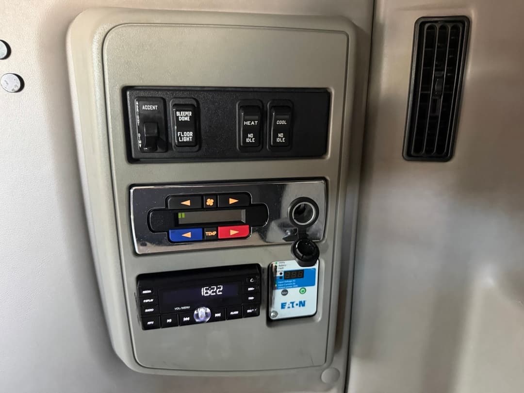 2021 International LT — photo 2