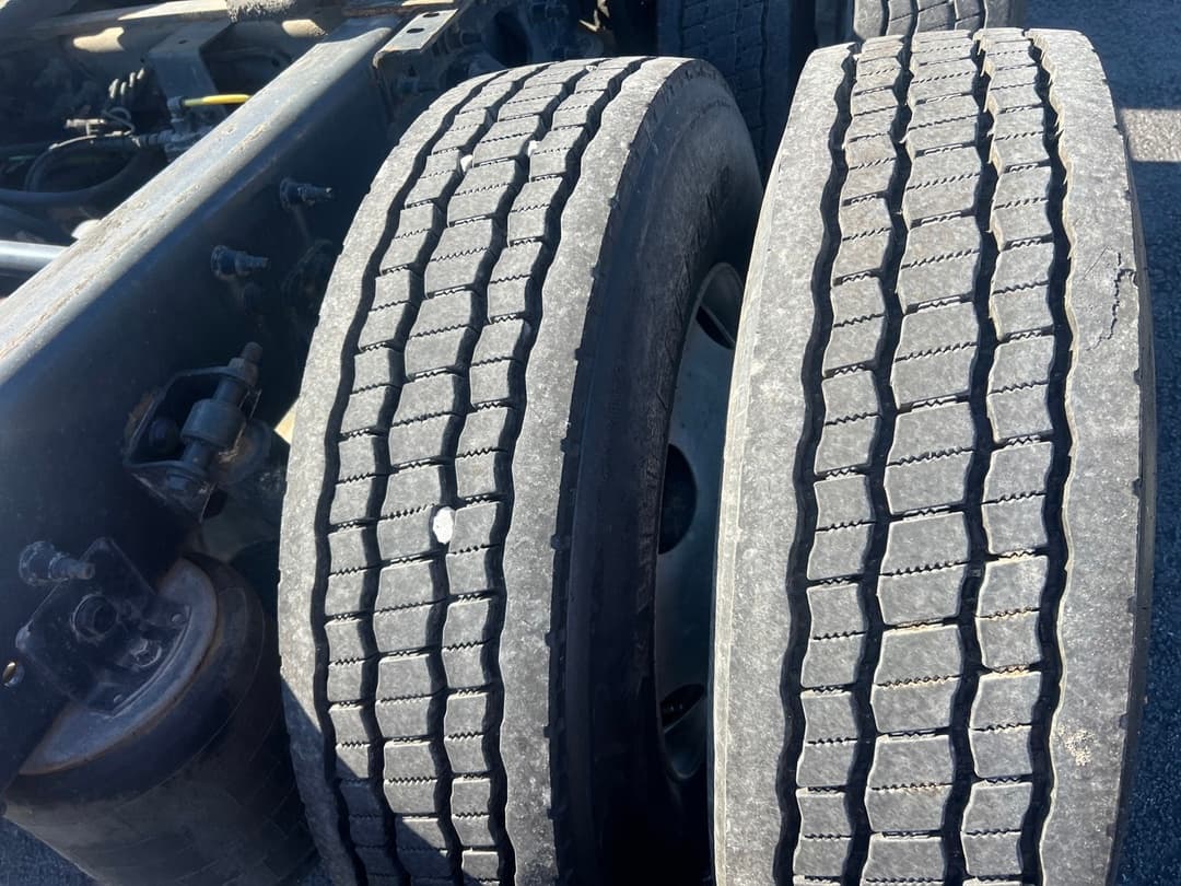 2022 International LT — photo 6