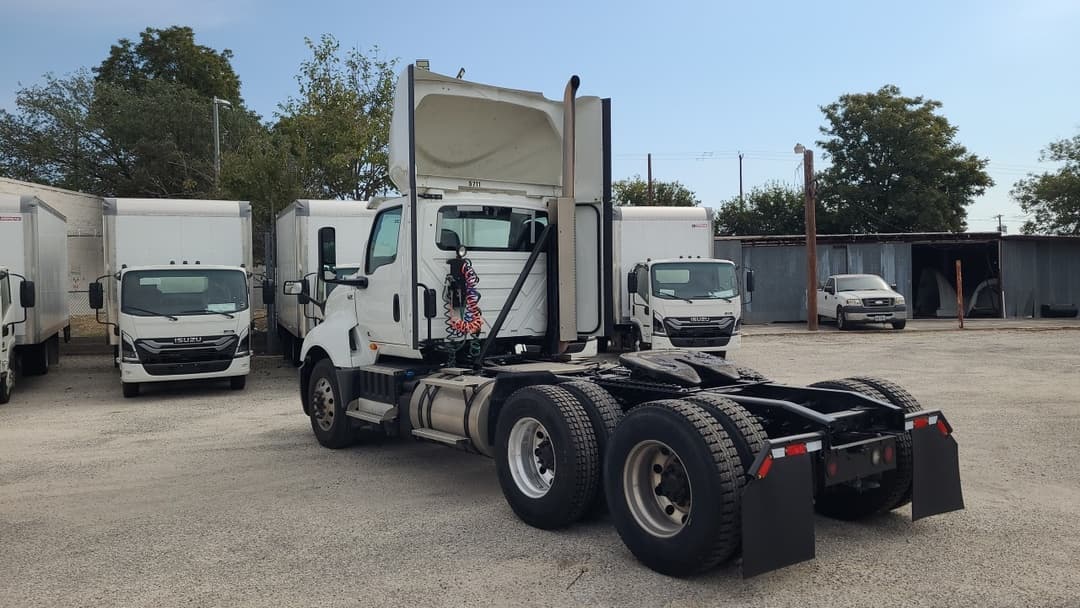 2021 International LT — photo 11