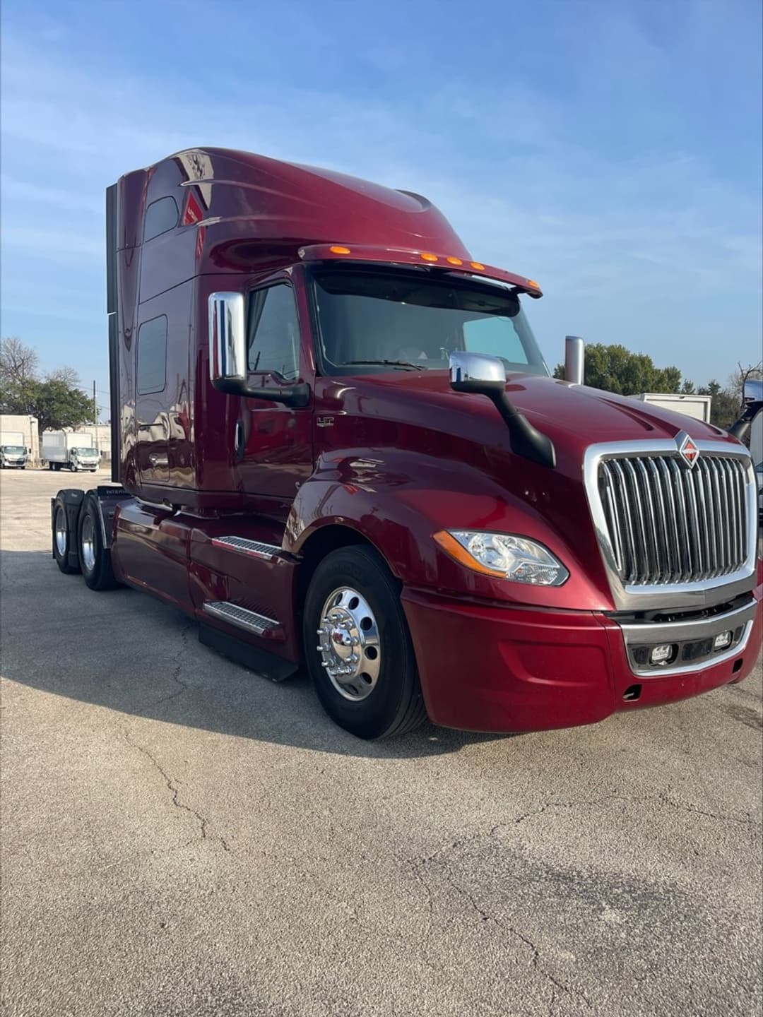 2022 International LT — photo 2