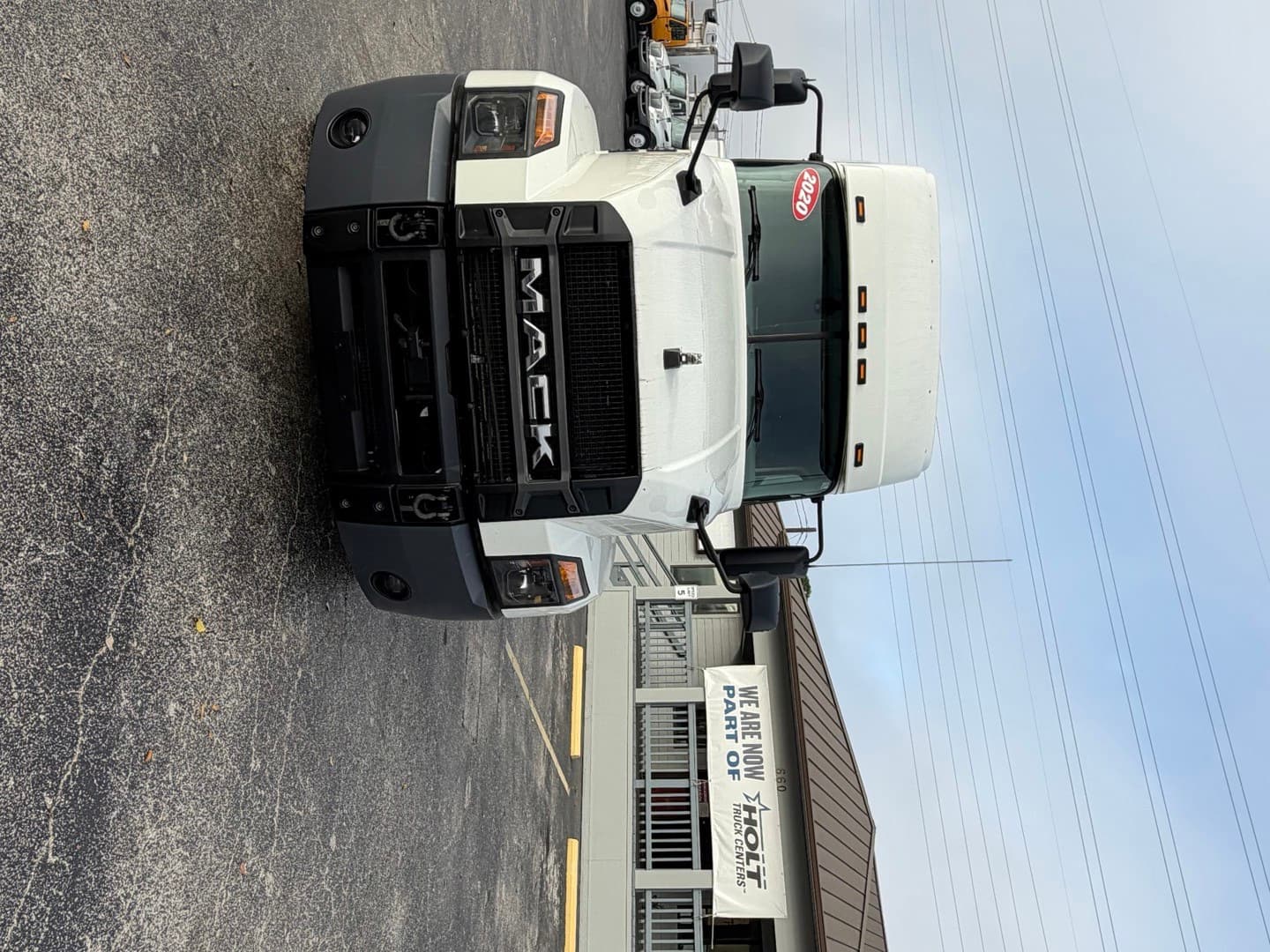 2020 Mack Anthem — photo 2