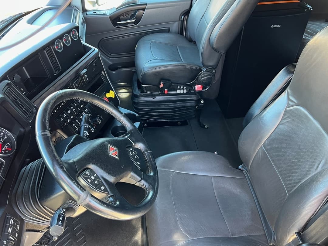 2023 International LT — photo 7