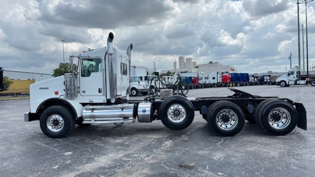 2018 Kenworth T800 — photo 9