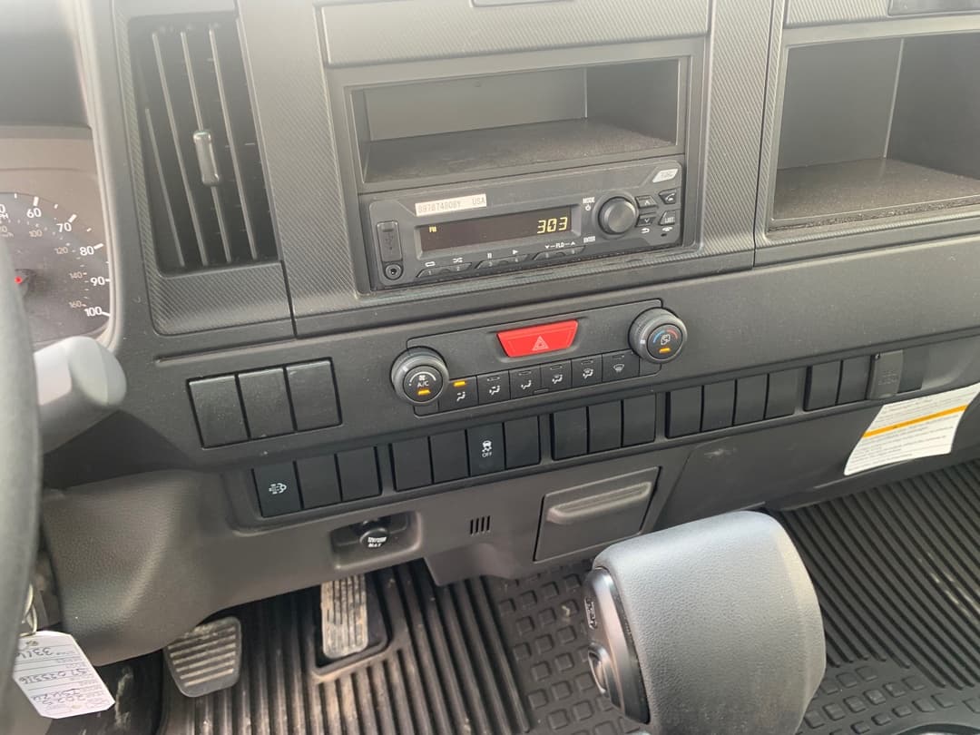 2025 Isuzu NPR — photo 14