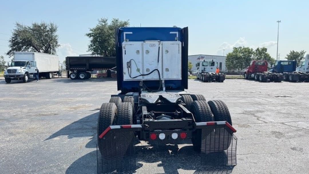 2021 Kenworth T680 — photo 7