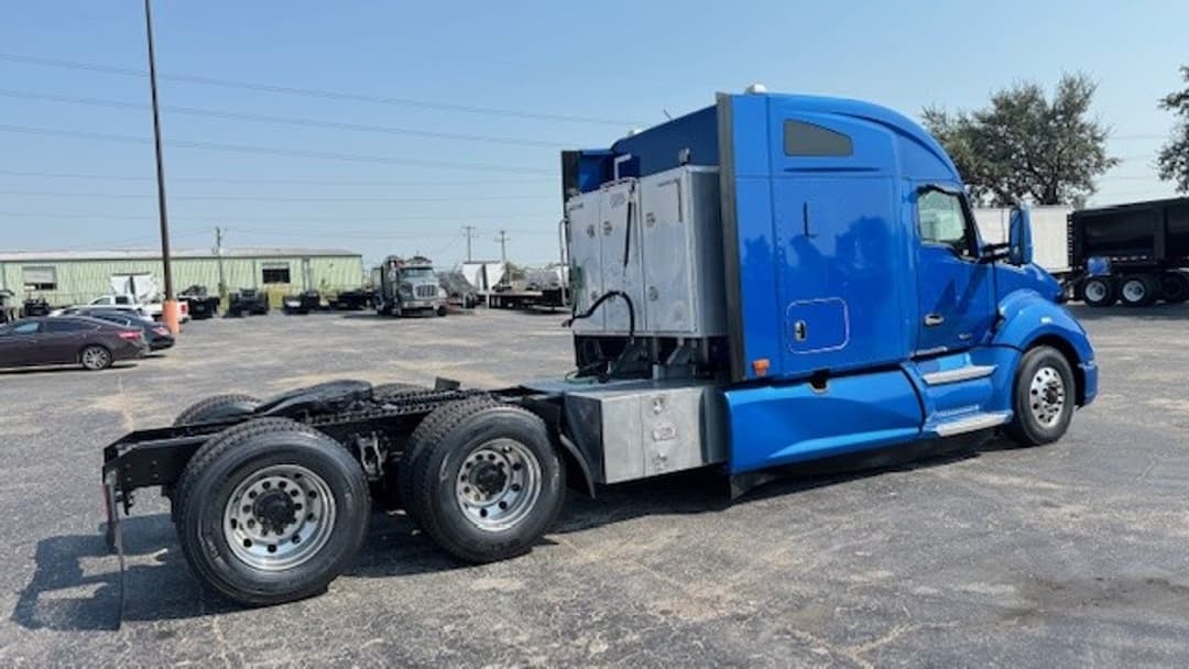 2021 Kenworth T680 — photo 5