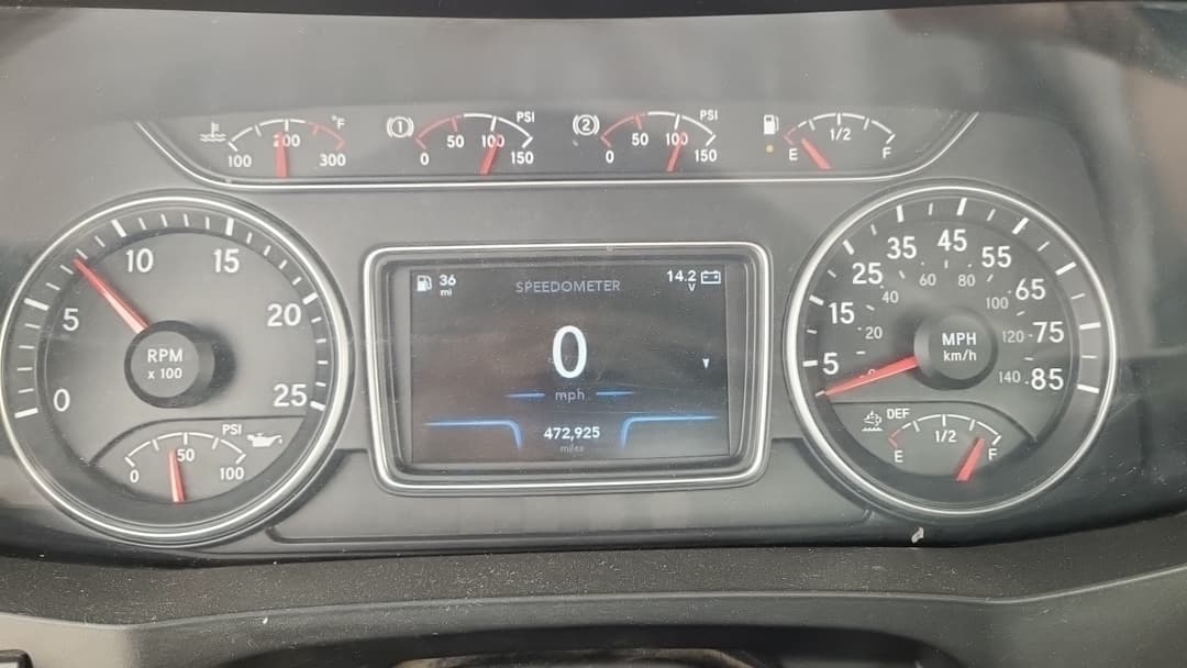 2021 International LT — photo 3