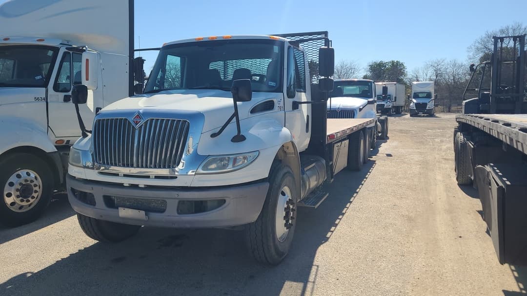 2017 International 4300 — photo 4