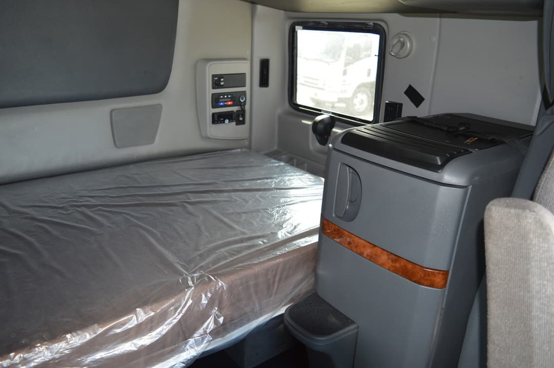 2022 International LT — photo 15