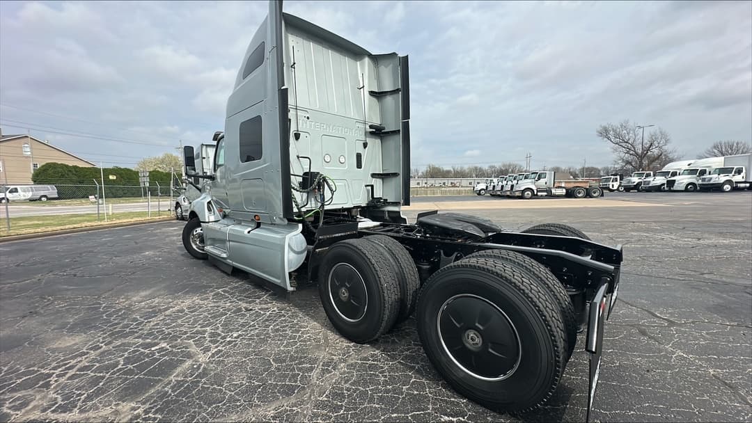 2023 International LT — photo 2