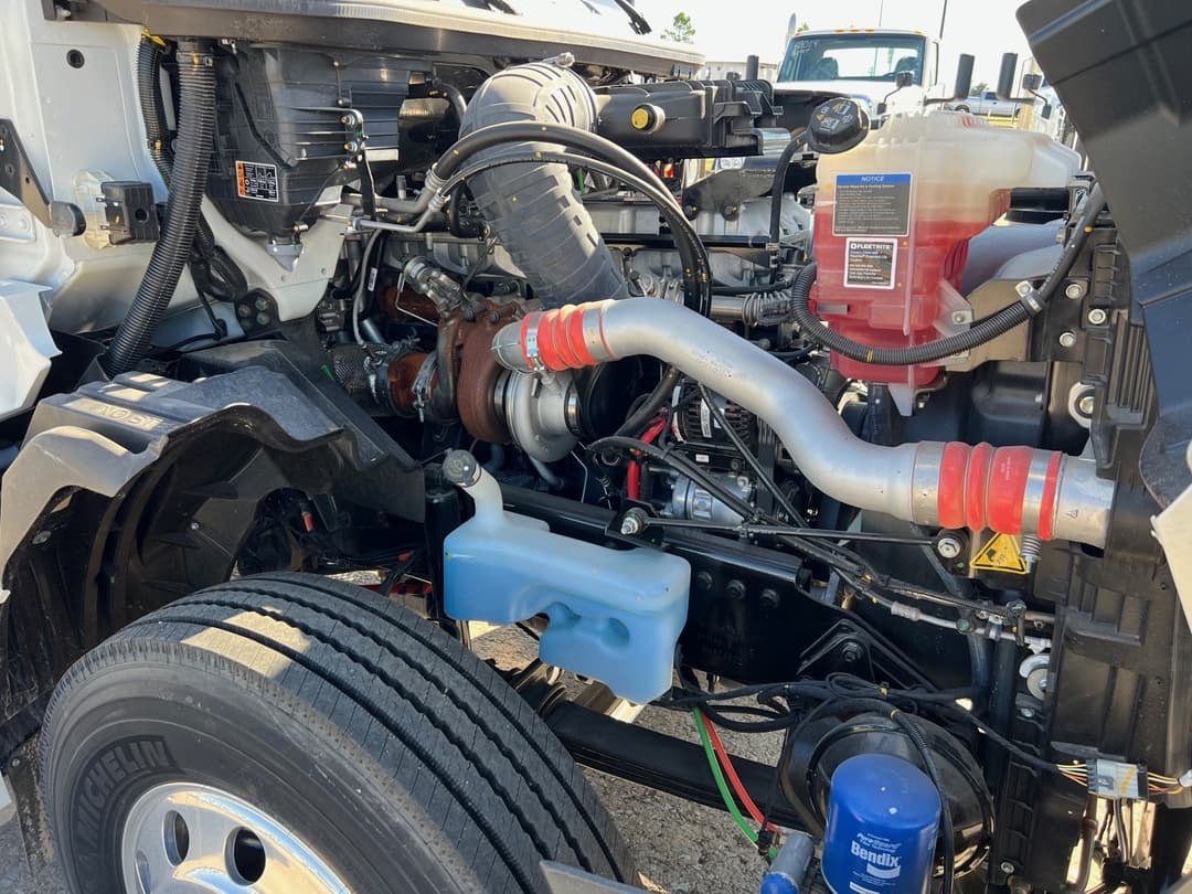 2026 International LT — photo 11