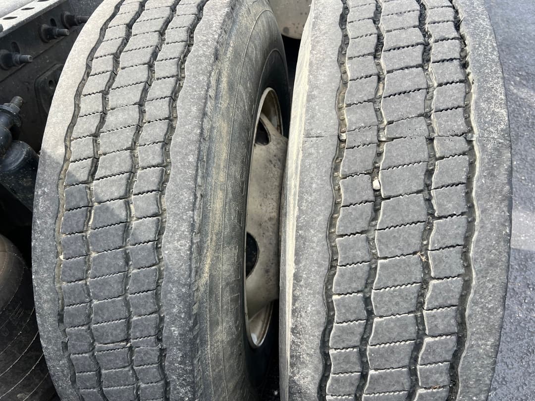 2022 International LT — photo 5