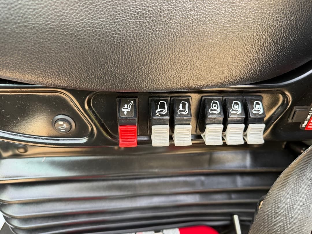 2021 International LT — photo 4