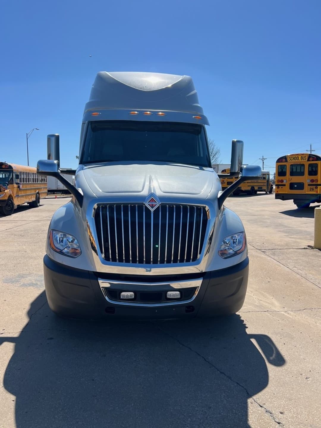 2023 International LT — photo 4