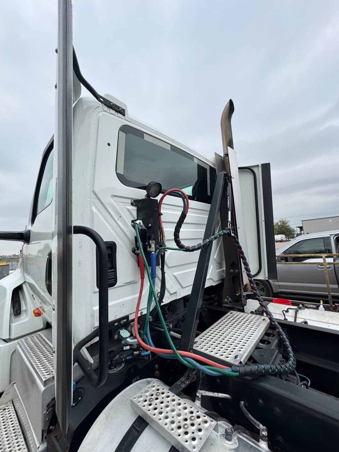 2021 International LT — photo 8