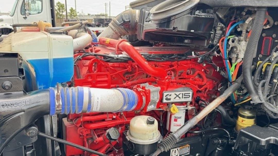 2019 Kenworth T680 — photo 15