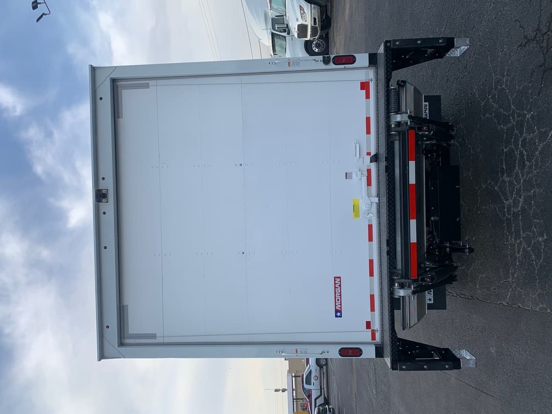 2024 Isuzu NRR — photo 7