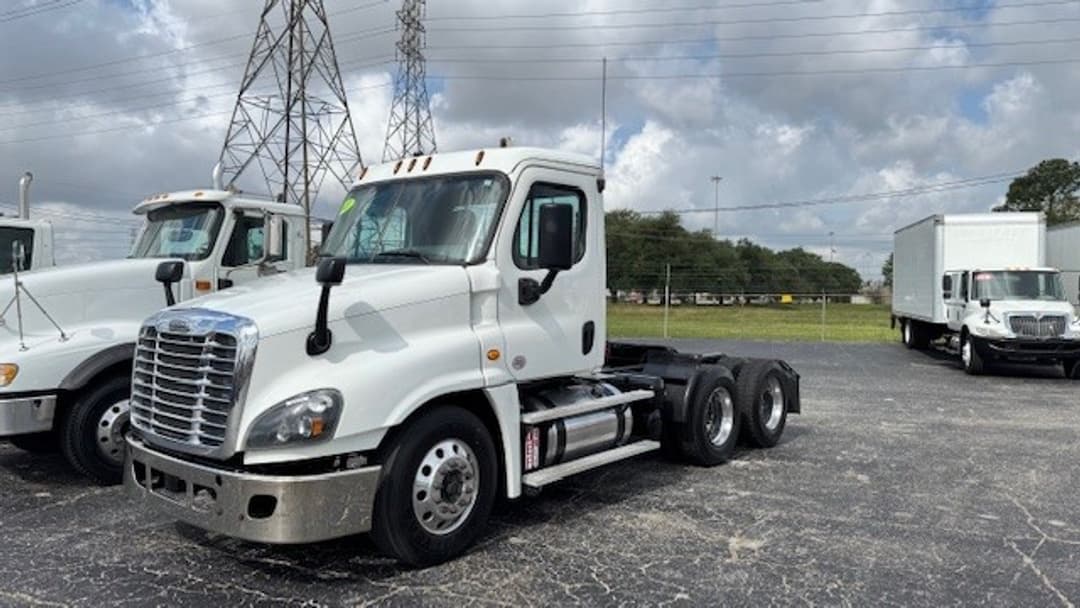 2017 Freightliner Cascadia — photo 5