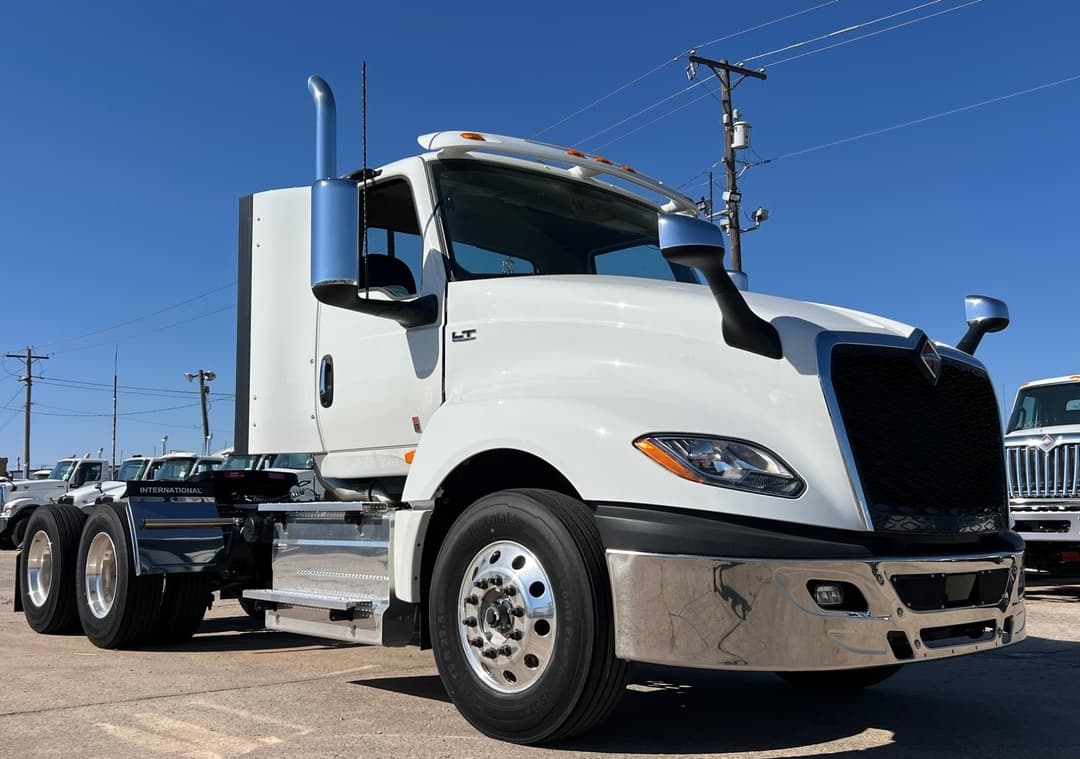 2025 International LT — photo 6