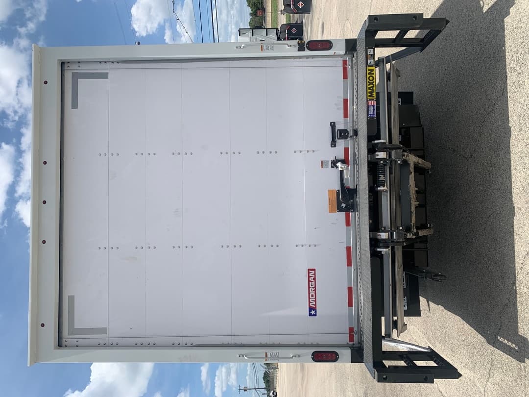 2025 Isuzu NPR — photo 6