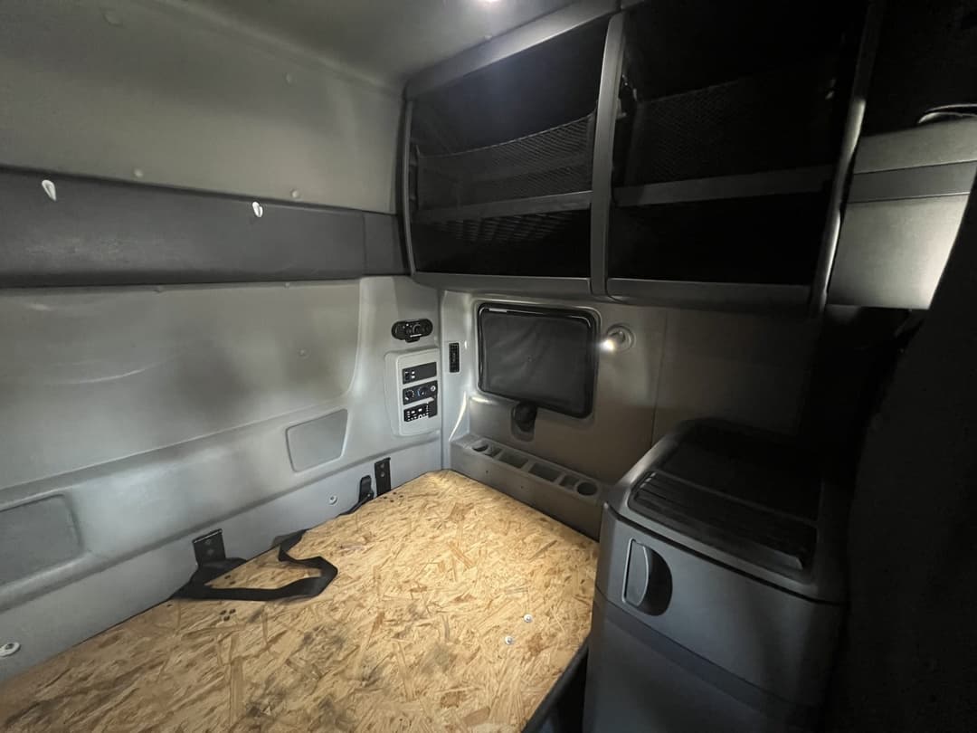 2022 International LT — photo 14