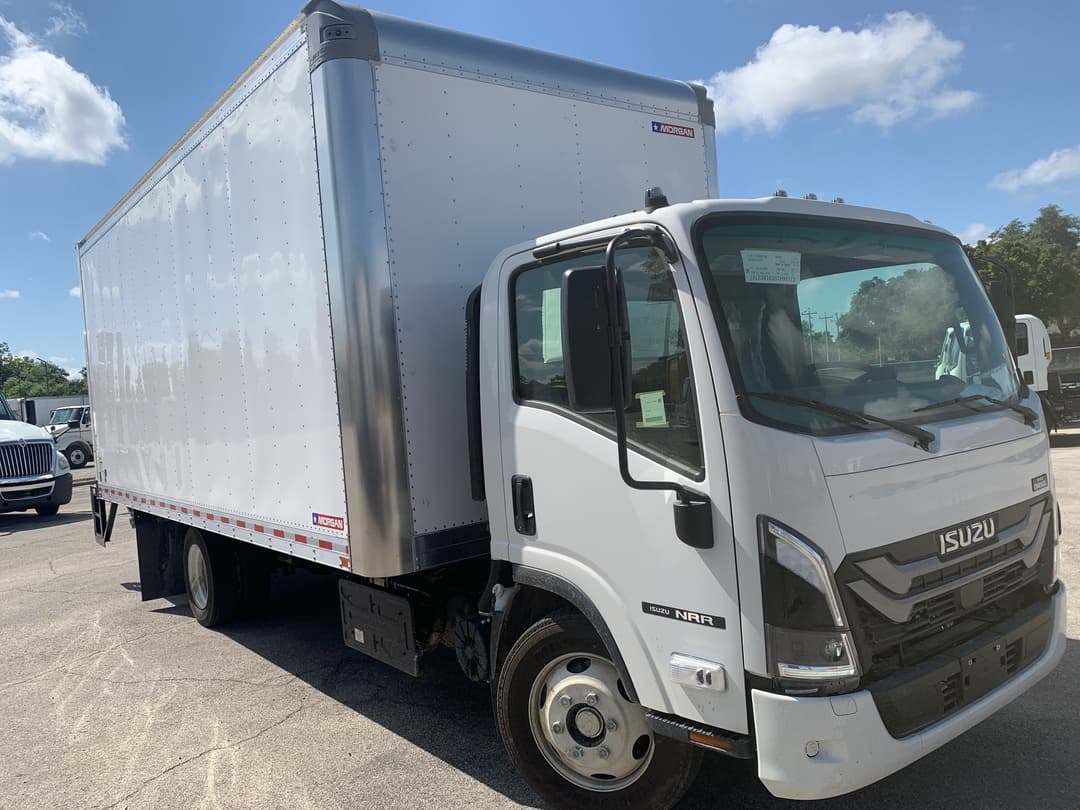 2025 Isuzu NRR — photo 5