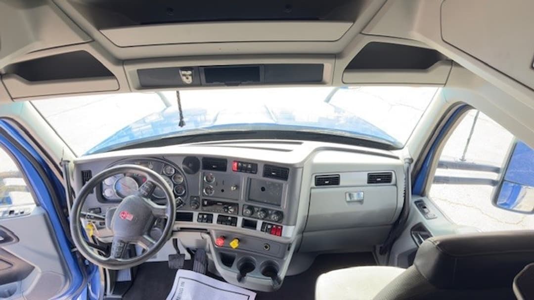 2020 Kenworth T680 — photo 9