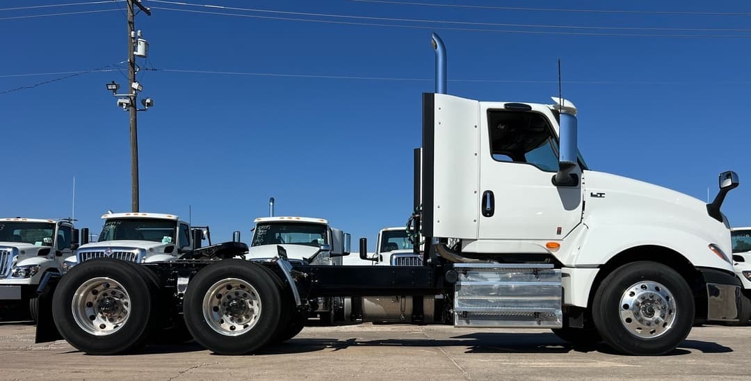 2025 International LT — photo 6
